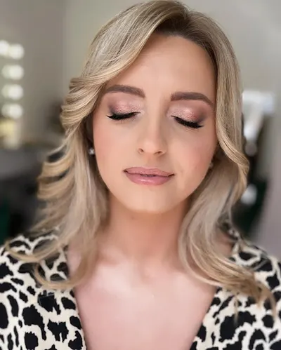 Karolina Kępka Make-up Artist